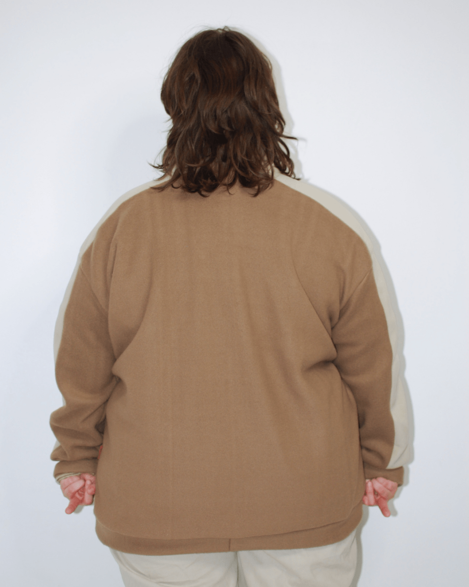 Inclusif-Ecoresponsable-Chandail-Polar-Beige-Les_Filles_de_l_Usine-Fait_a_Montreal- Les Filles de l'Usine