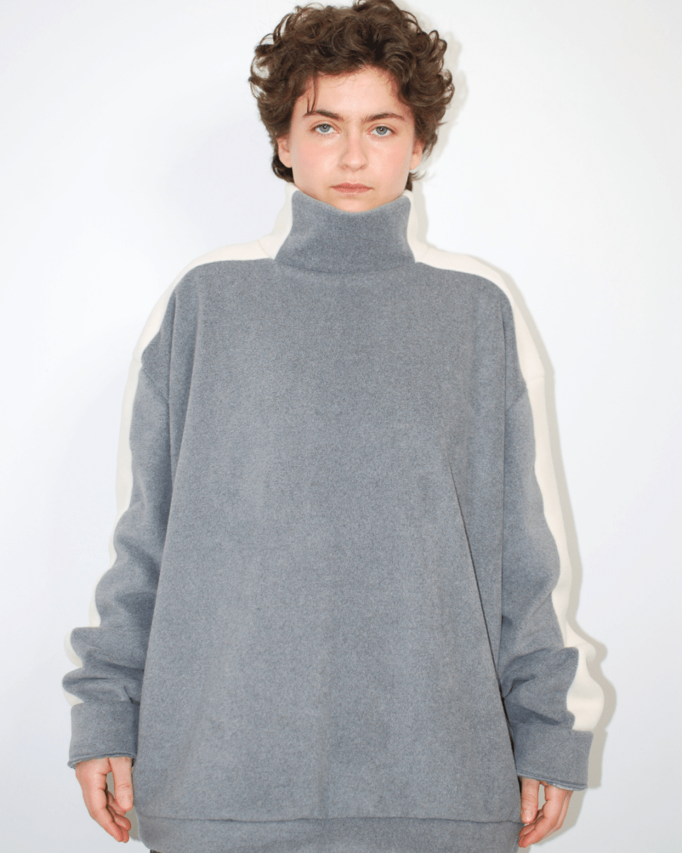 Inclusif-Ecoresponsable-Chandail-Polar-Gris-Les_Filles_de_l_Usine-Fait_a_Montreal- Les Filles de l'Usine