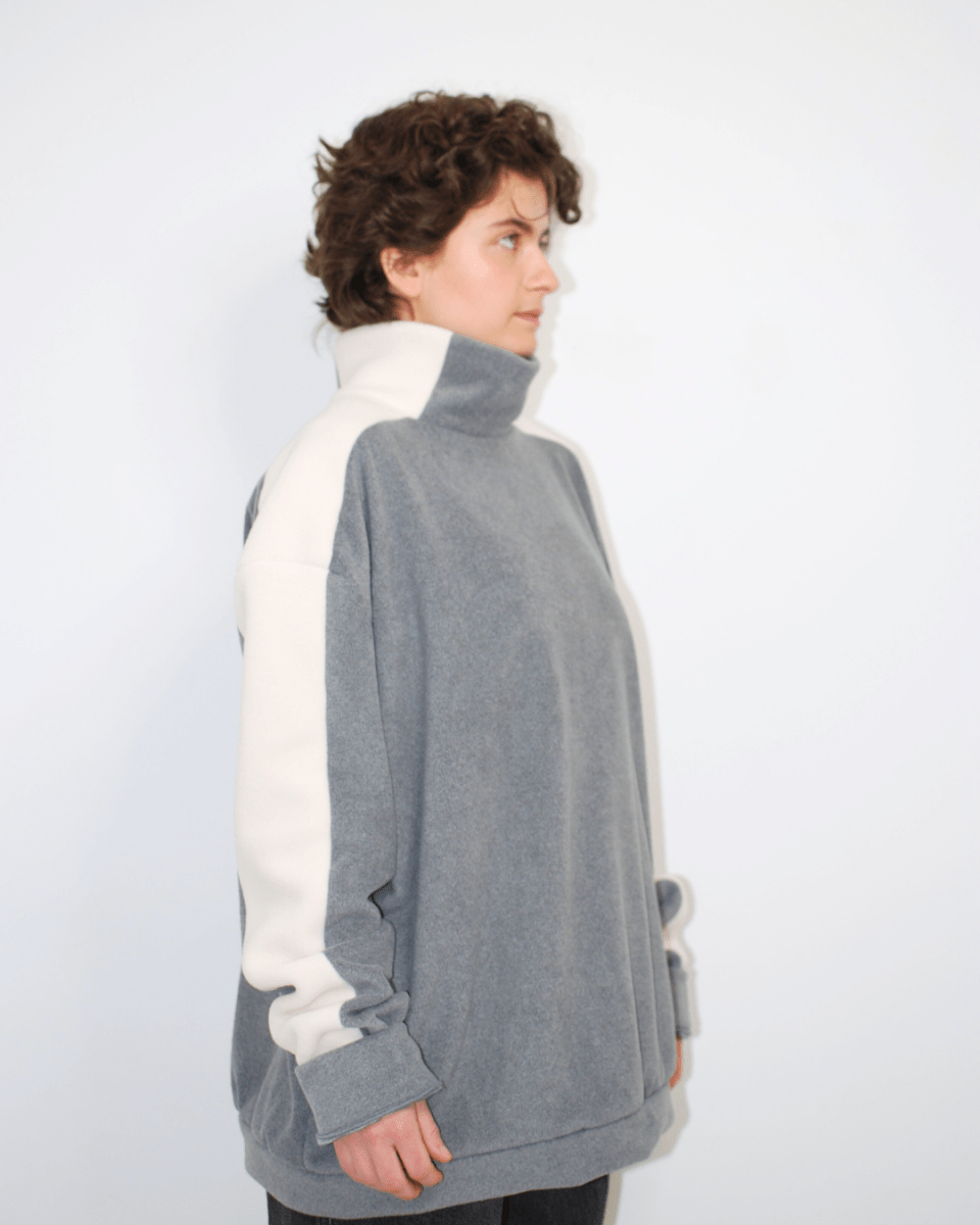 Inclusif-Ecoresponsable-Chandail-Polar-Gris-Les_Filles_de_l_Usine-Fait_a_Montreal- Les Filles de l'Usine