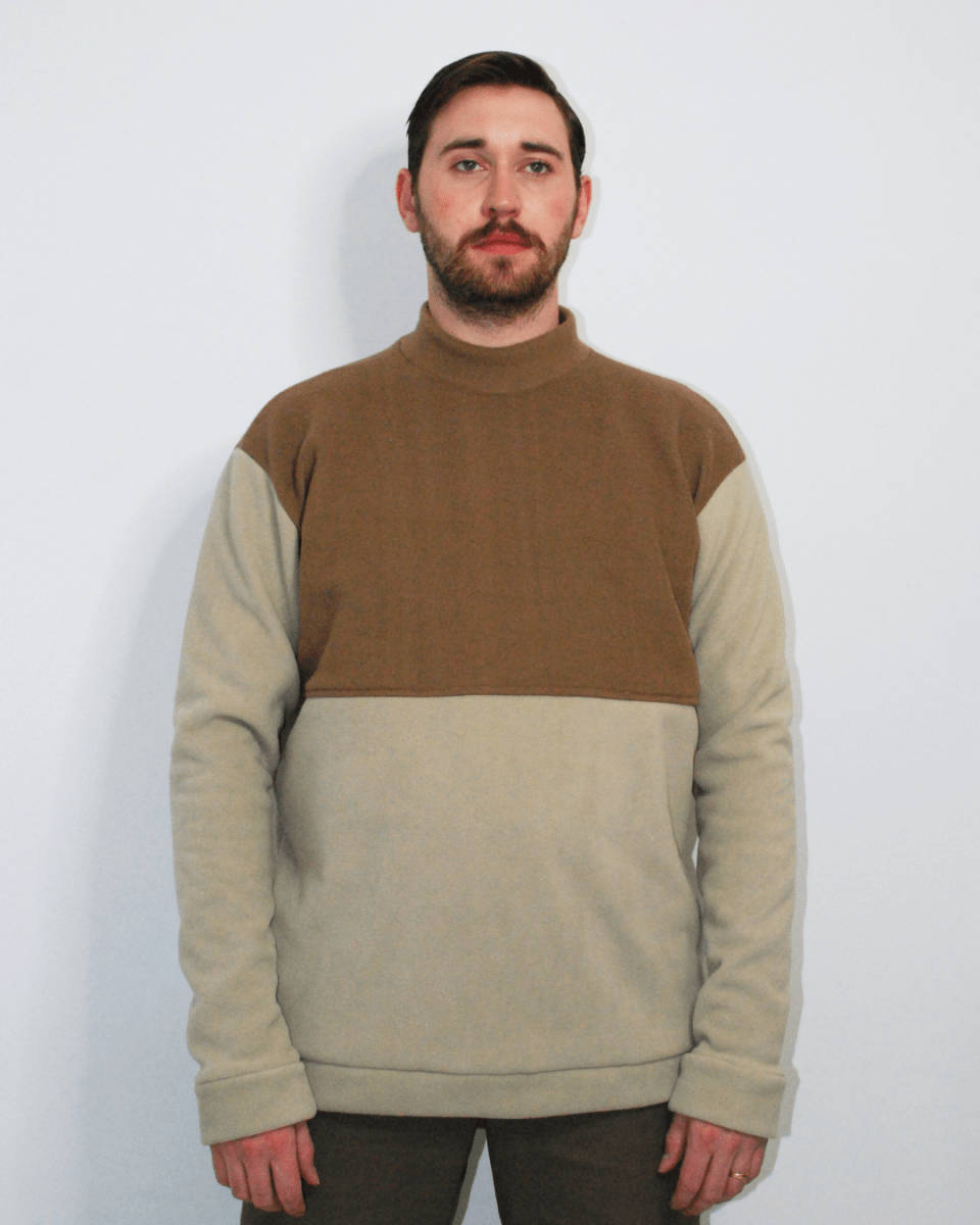 Inclusif-Ecoresponsable-Chandail-Polar-Beige-Les_Filles_de_l_Usine-Fait_a_Montreal- Les Filles de l'Usine